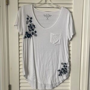 Hollister White and Blue Graphic Short Sleeve Tee